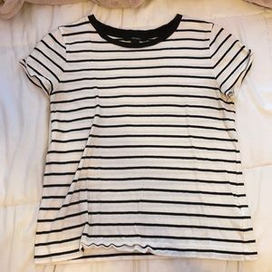 BLACK AND WHITE STRIPE TSHIRT
